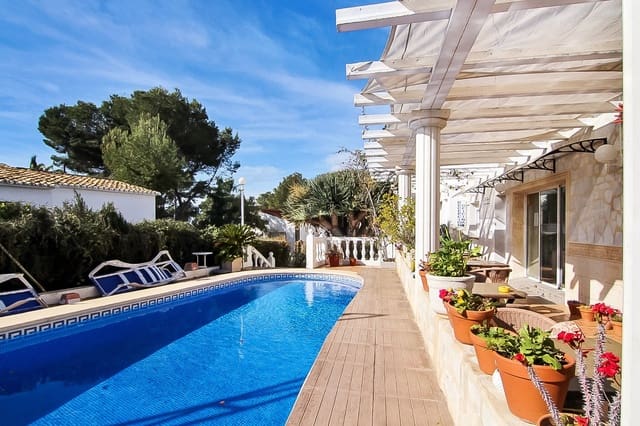 15 soverom Kommersiell til salgs i Gargasindi, Calpe / Calp med svømmebasseng - € 1 050 000 (Ref: 4844227)