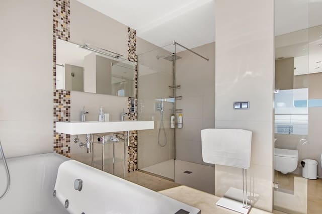 6 sypialnia Willa na sprzedaż w Altea z basenem - 6 300 000 € (Ref: 4844756)