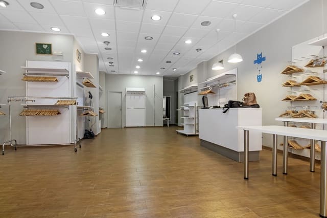 Kommersiell til salgs i Gargasindi, Calpe / Calp - € 220 000 (Ref: 4844844)