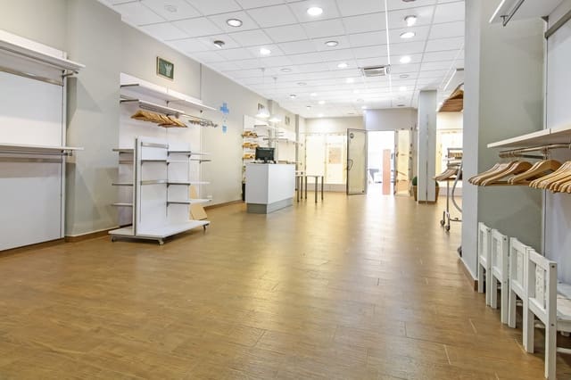 Kommersiell til salgs i Gargasindi, Calpe / Calp - € 220 000 (Ref: 4844844)