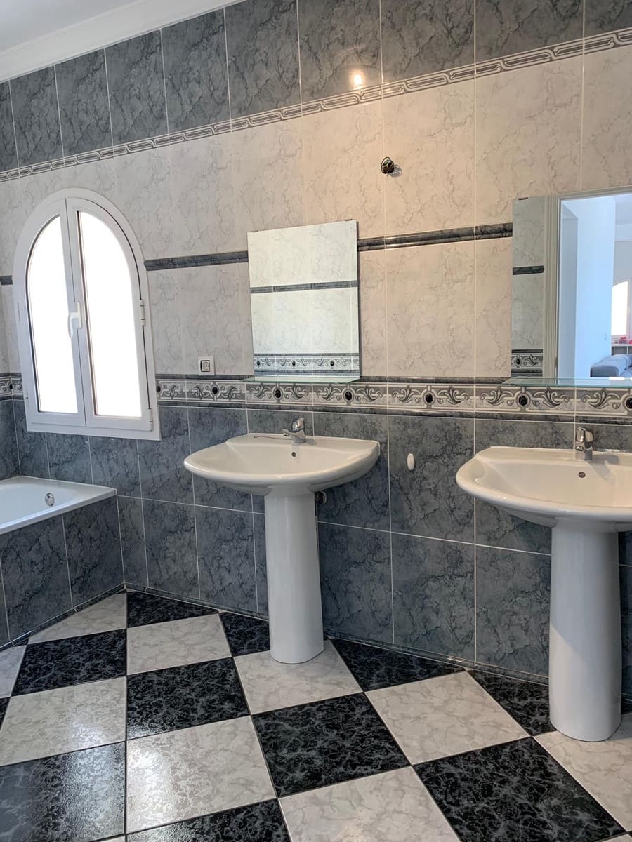 4 soveværelse Villa til salg i Calpe / Calp med swimmingpool - € 1.250.000 (Ref: 4953913)