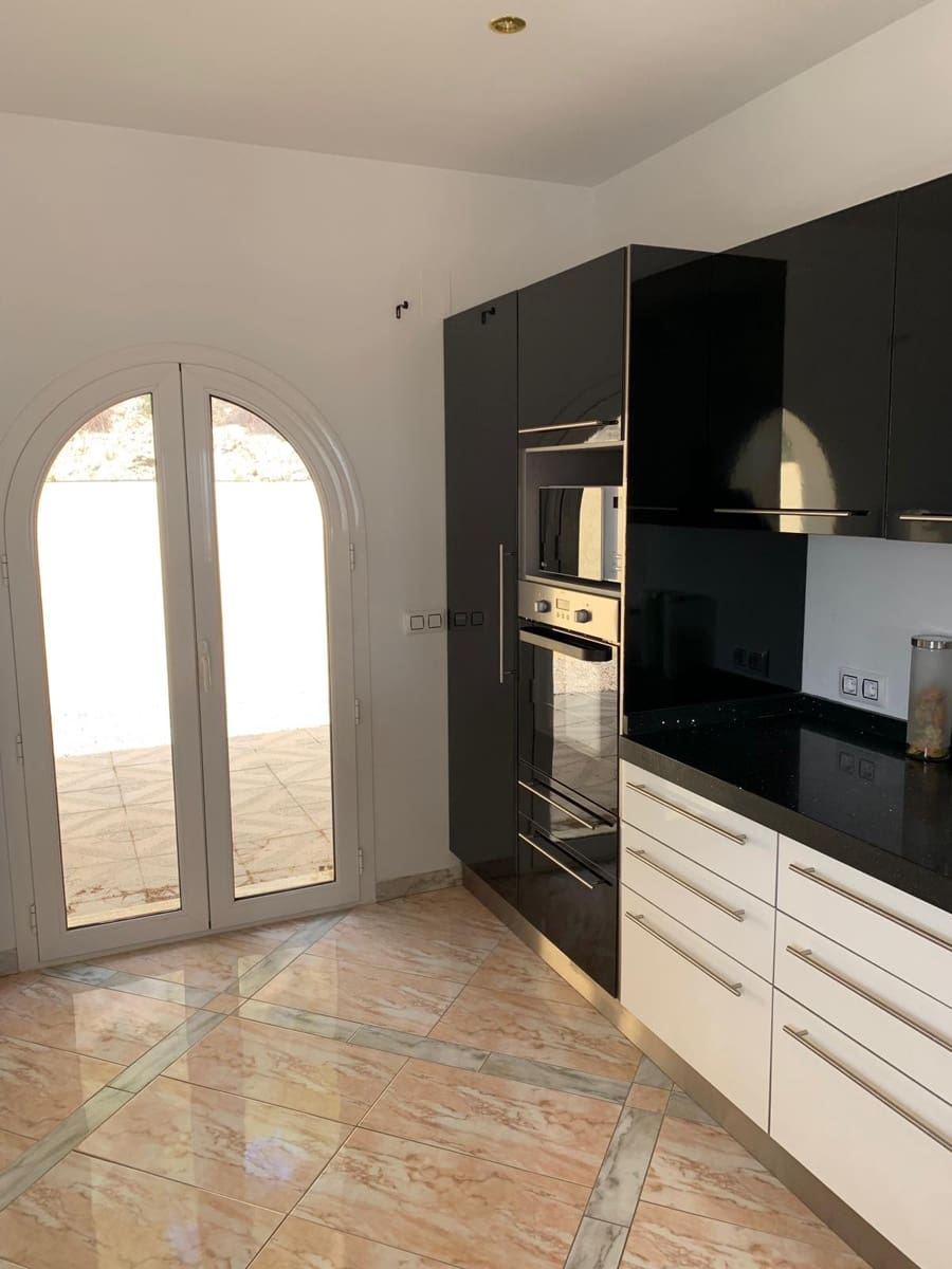 4 soveværelse Villa til salg i Calpe / Calp med swimmingpool - € 1.250.000 (Ref: 4953913)