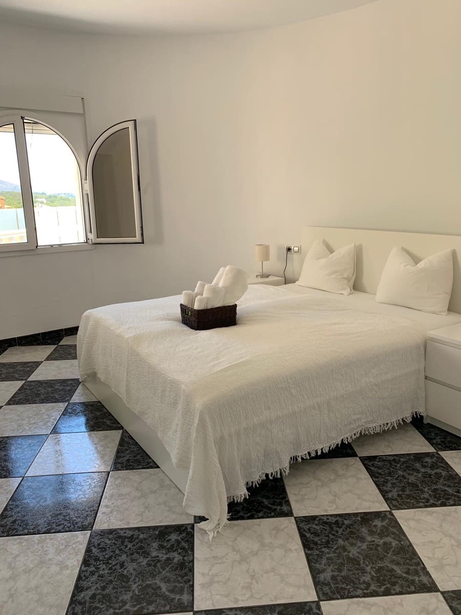 4 soveværelse Villa til salg i Calpe / Calp med swimmingpool - € 1.250.000 (Ref: 4953913)