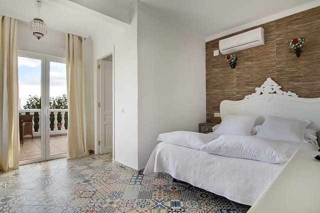 9 soverom Kommersiell til salgs i Gargasindi, Calpe / Calp med svømmebasseng - € 850 000 (Ref: 4966443)