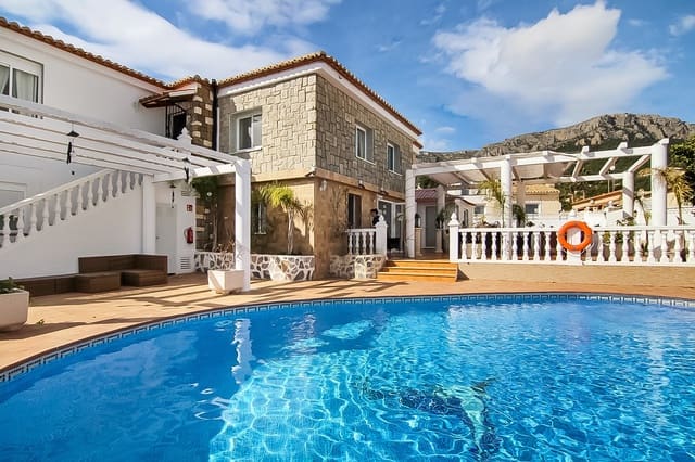 9 soverom Kommersiell til salgs i Gargasindi, Calpe / Calp med svømmebasseng - € 850 000 (Ref: 4966443)