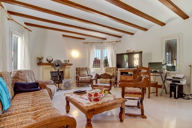 Chalet de 4 habitaciones en Gargasindi, Calpe / Calp en venta con piscina - 870.000 € (Ref: 4966511)