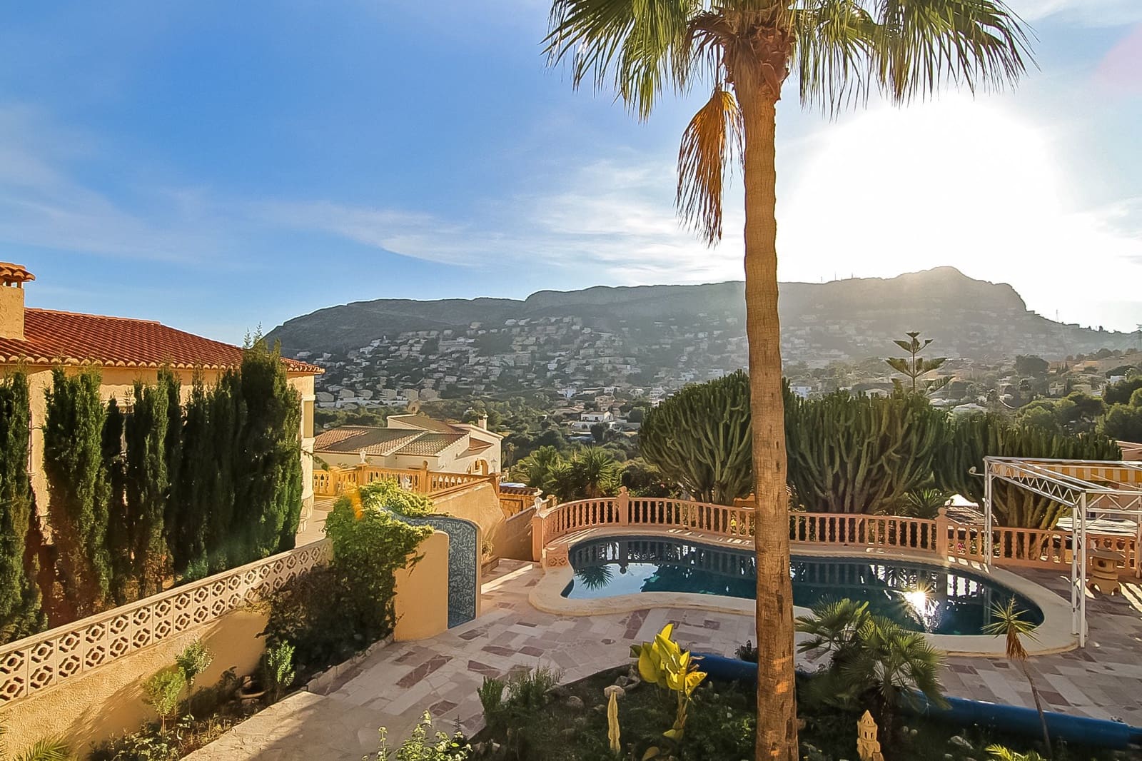 4 soveværelse Villa til salg i Calpe / Calp med swimmingpool - € 870.000 (Ref: 4966511)