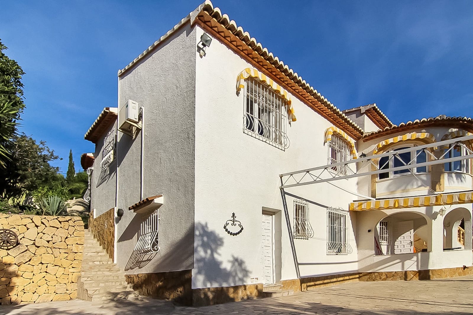 4 soveværelse Villa til salg i Calpe / Calp med swimmingpool - € 870.000 (Ref: 4966511)