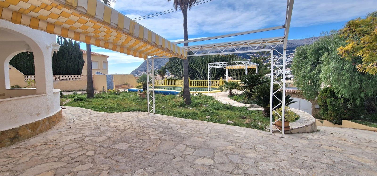 4 soveværelse Villa til salg i Calpe / Calp med swimmingpool - € 870.000 (Ref: 4966511)