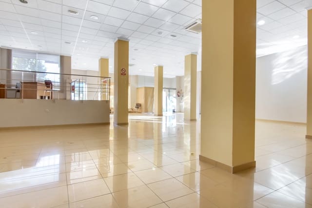 Kommersiell til salgs i Gargasindi, Calpe / Calp - € 320 000 (Ref: 5012940)