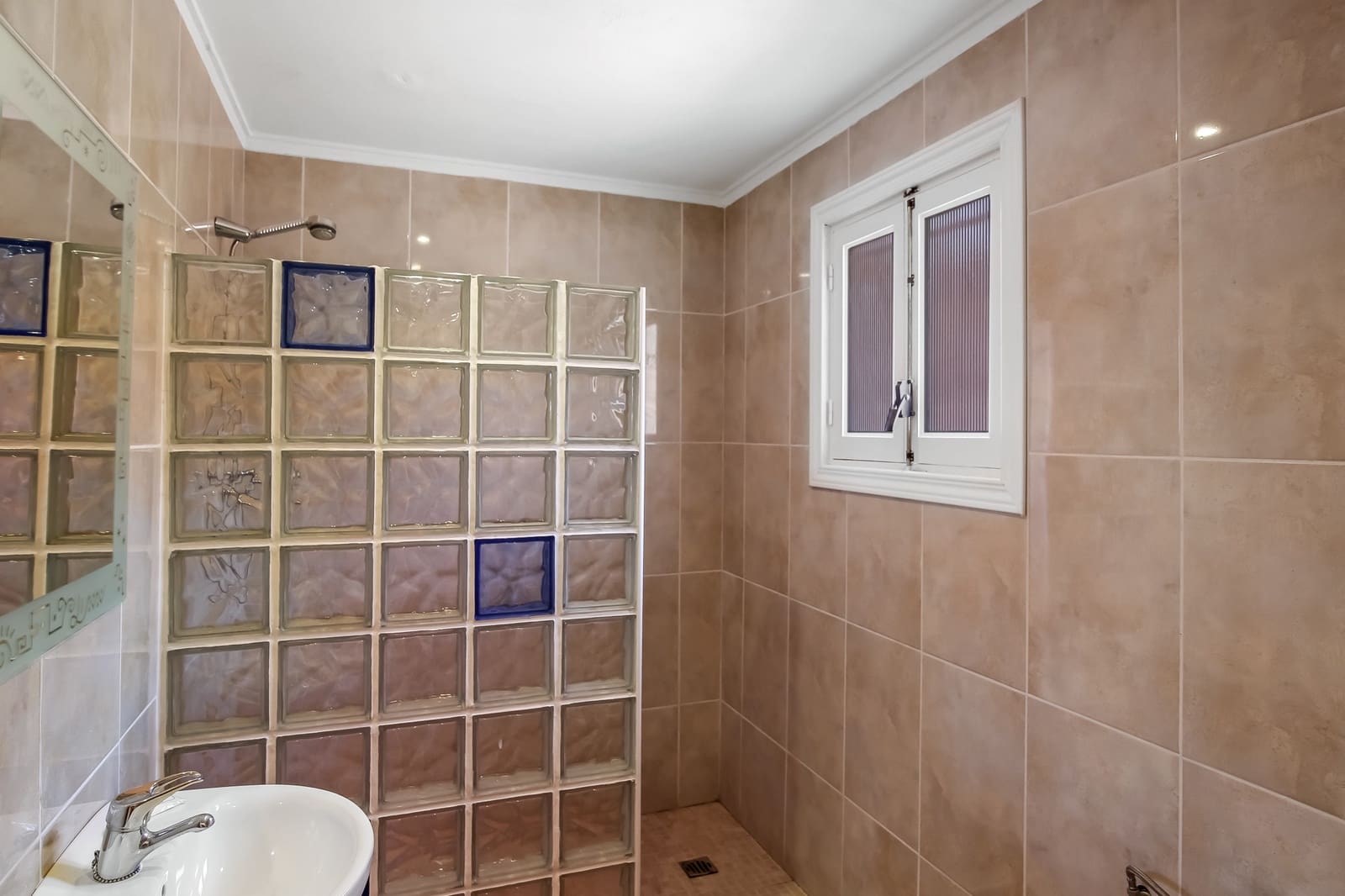 11 sovrum Hotell till salu i Oliva med pool - 975 000 € (Ref: 5061436)