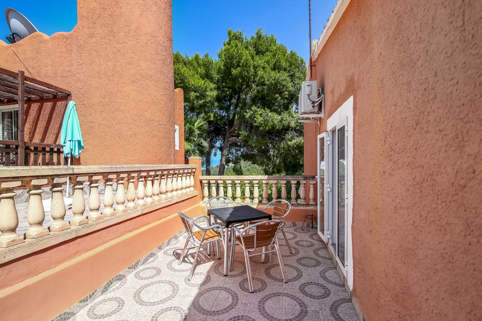 11 sovrum Hotell till salu i Oliva med pool - 975 000 € (Ref: 5061436)