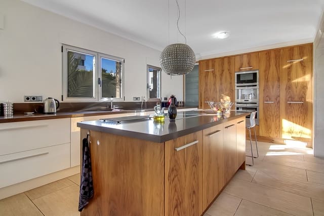 7 sypialnia Willa na sprzedaż w Centro ciudad, Javea / Xàbia z basenem - 1 199 999 € (Ref: 5188549)