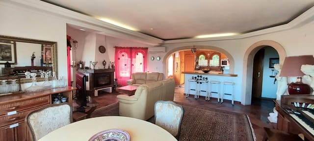 8 sovrum Villa till salu i Benissa med pool - 995 000 € (Ref: 6512366)