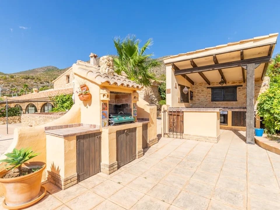 8 soveværelse Finca/Landehus til salg i Benissa med swimmingpool - € 1.390.000 (Ref: 6512376)