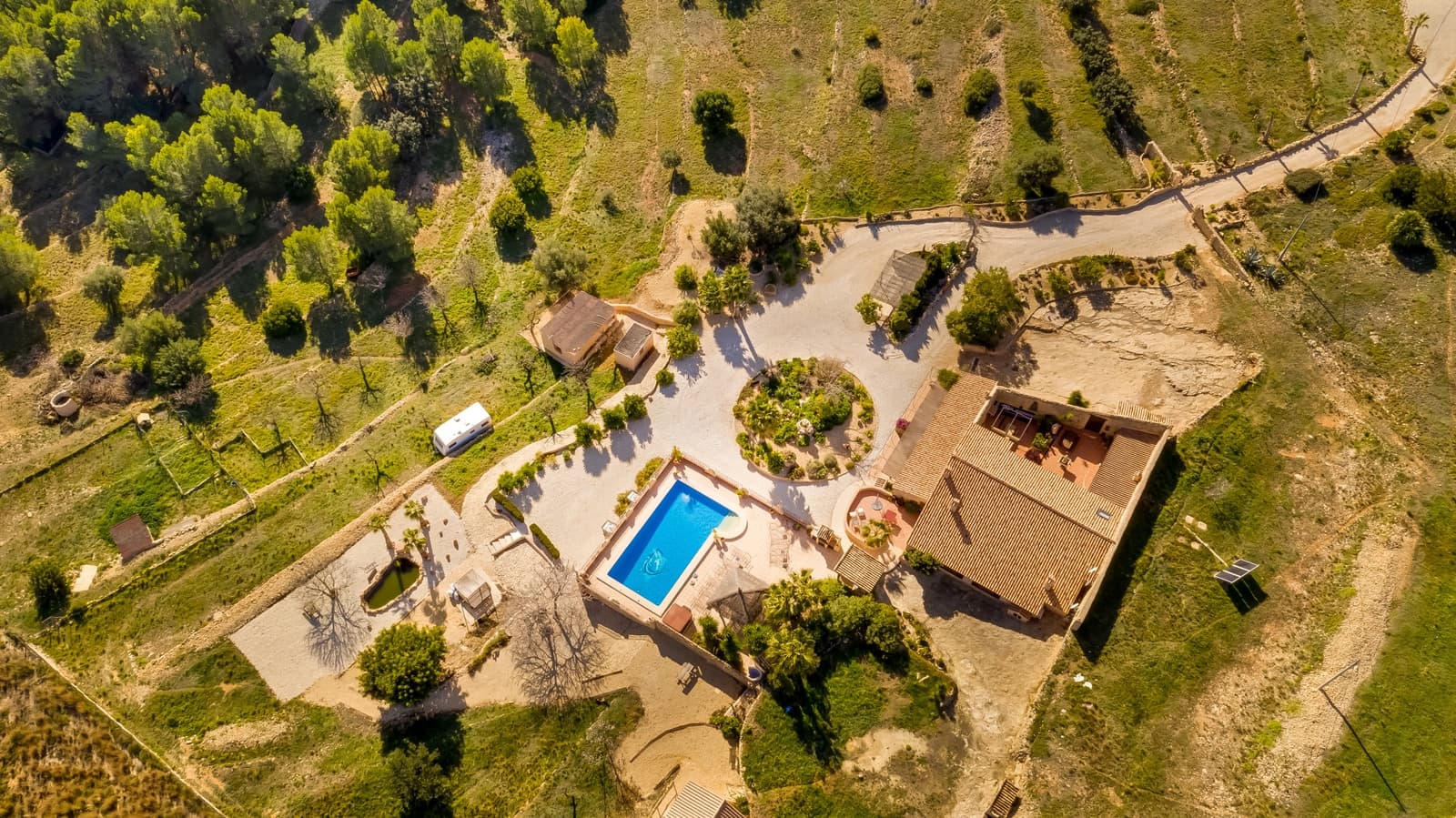 8 soveværelse Finca/Landehus til salg i Benissa med swimmingpool - € 1.390.000 (Ref: 6512376)
