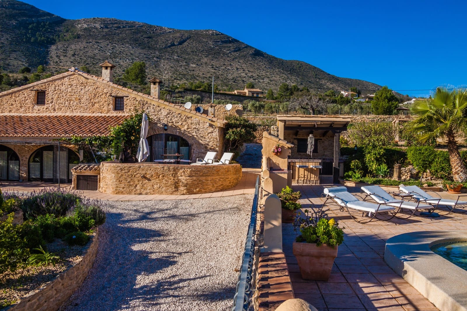 8 soveværelse Finca/Landehus til salg i Benissa med swimmingpool - € 1.390.000 (Ref: 6512376)