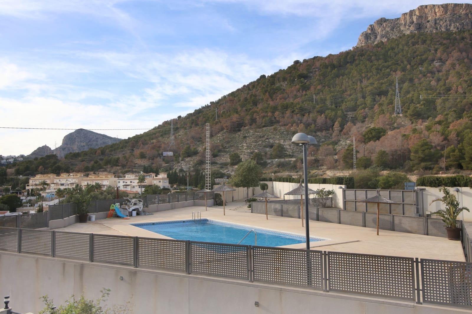 3 bedroom Townhouse for sale in Calpe / Calp with pool - € 465,000 (Ref: 6512544)