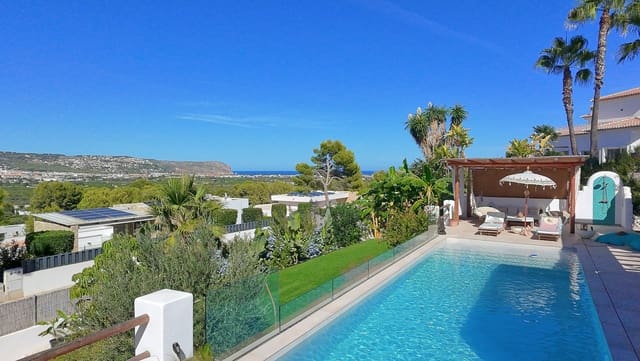 Chalet de 4 habitaciones en Centro ciudad, Javea / Xàbia en venta con piscina - 1.875.000 € (Ref: 6932603)