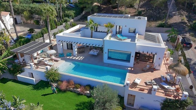 Chalet de 4 habitaciones en Centro ciudad, Javea / Xàbia en venta con piscina - 1.875.000 € (Ref: 6932603)