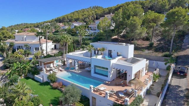 Chalet de 4 habitaciones en Centro ciudad, Javea / Xàbia en venta con piscina - 1.875.000 € (Ref: 6932603)