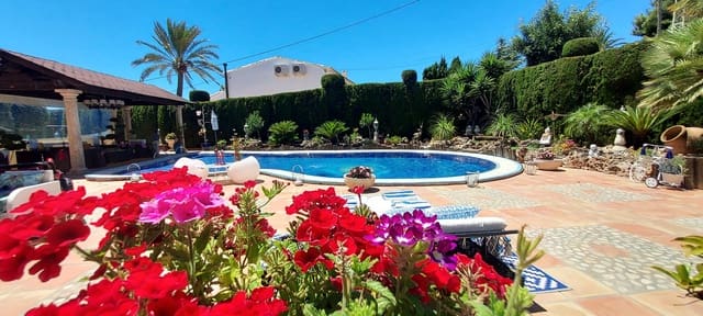 7 sypialnia Willa na sprzedaż w Teulada Pueblo, Teulada-Moraira z basenem - 1 550 000 € (Ref: 6979610)