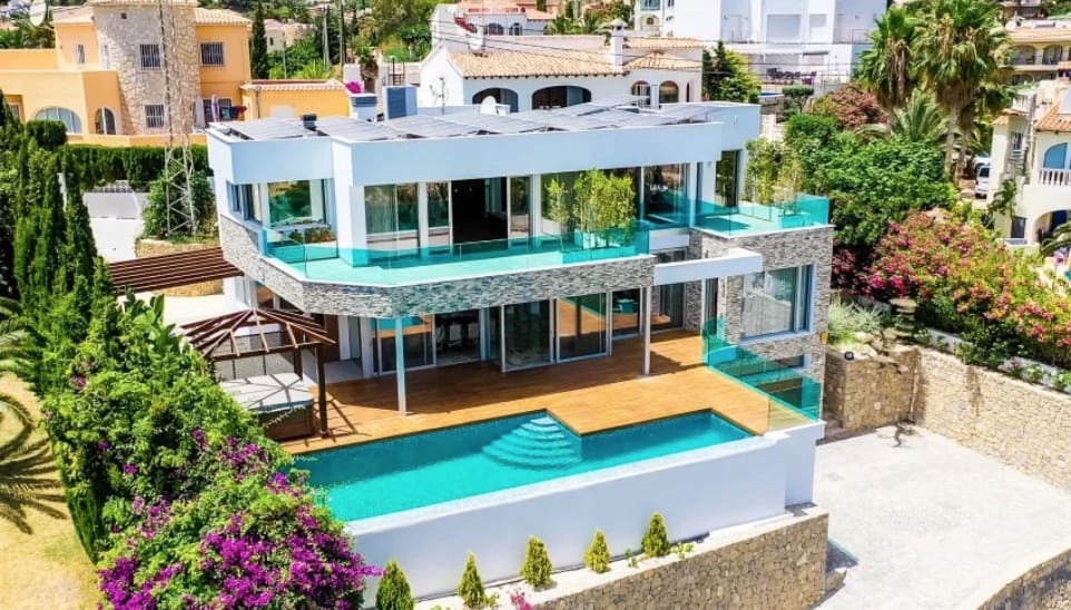 2 soveværelse Villa til salg i Calpe / Calp med swimmingpool - € 2.950.000 (Ref: 7205086)