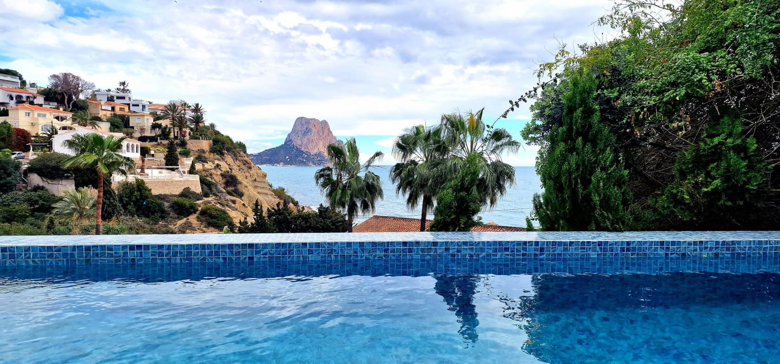2 soveværelse Villa til salg i Calpe / Calp med swimmingpool - € 2.950.000 (Ref: 7205086)