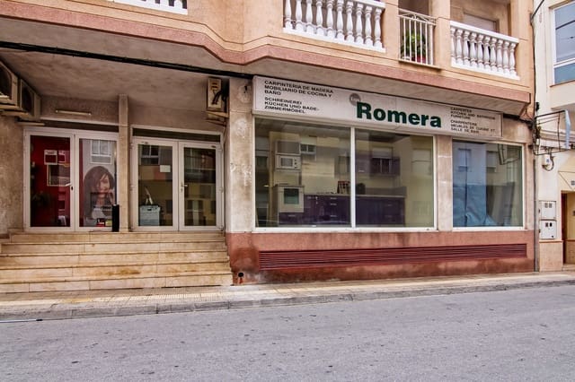 Local Comercial en Gargasindi, Calpe / Calp en venta con piscina - 196.000 € (Ref: 7251829)