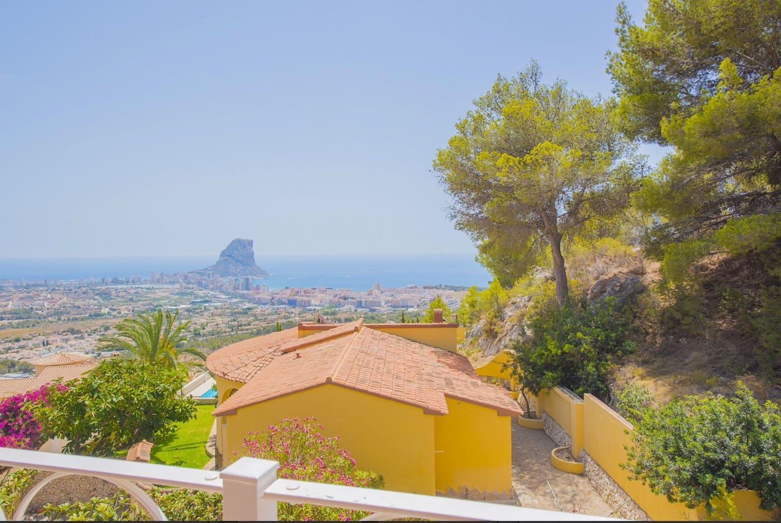 3 soveværelse Villa til salg i Calpe / Calp med swimmingpool - € 795.000 (Ref: 7325349)