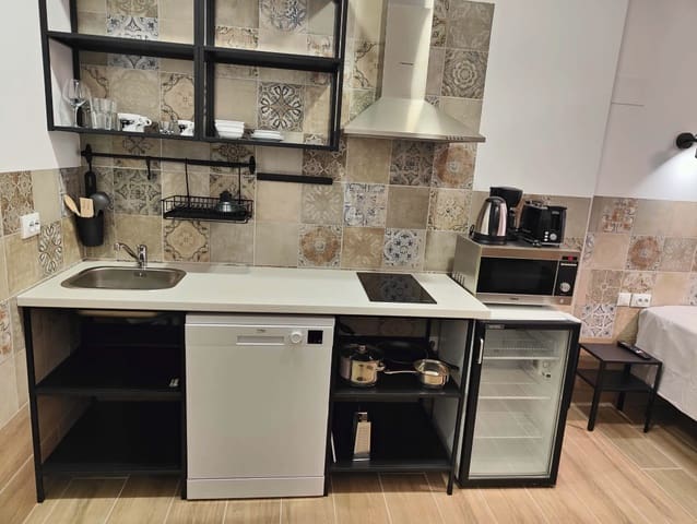 8 quarto Hotel para venda em Pueblo, Calpe / Calp - 1 590 000 € (Ref: 7334078)