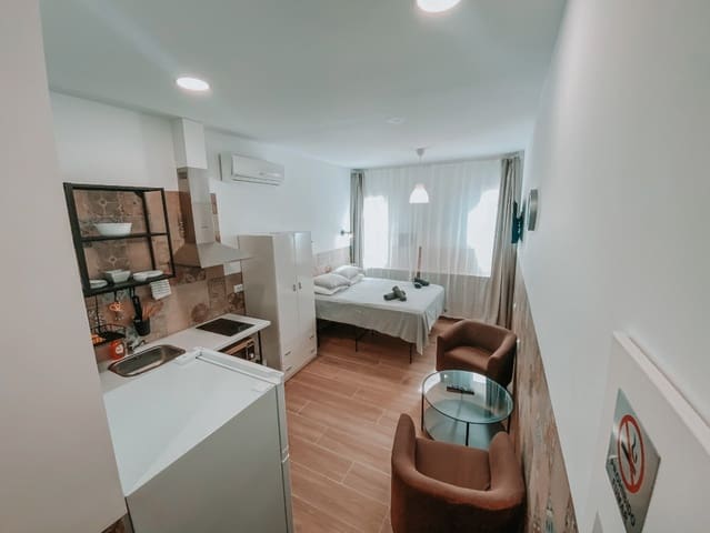 8 quarto Hotel para venda em Pueblo, Calpe / Calp - 1 590 000 € (Ref: 7334078)