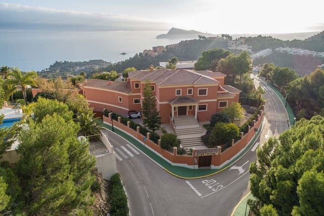 7 sypialnia Willa na sprzedaż w Altea z basenem - 2 700 000 € (Ref: 7339038)