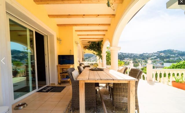 4 slaapkamer Villa te koop in Casco Urbano, Teulada-Moraira met zwembad - € 850.000 (Ref: 7814880)