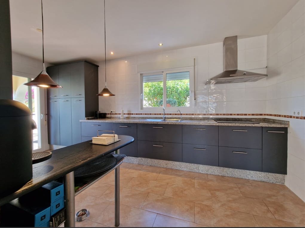 4 sypialnia Willa na sprzedaż w Moraira z basenem - 850 000 € (Ref: 7814880)