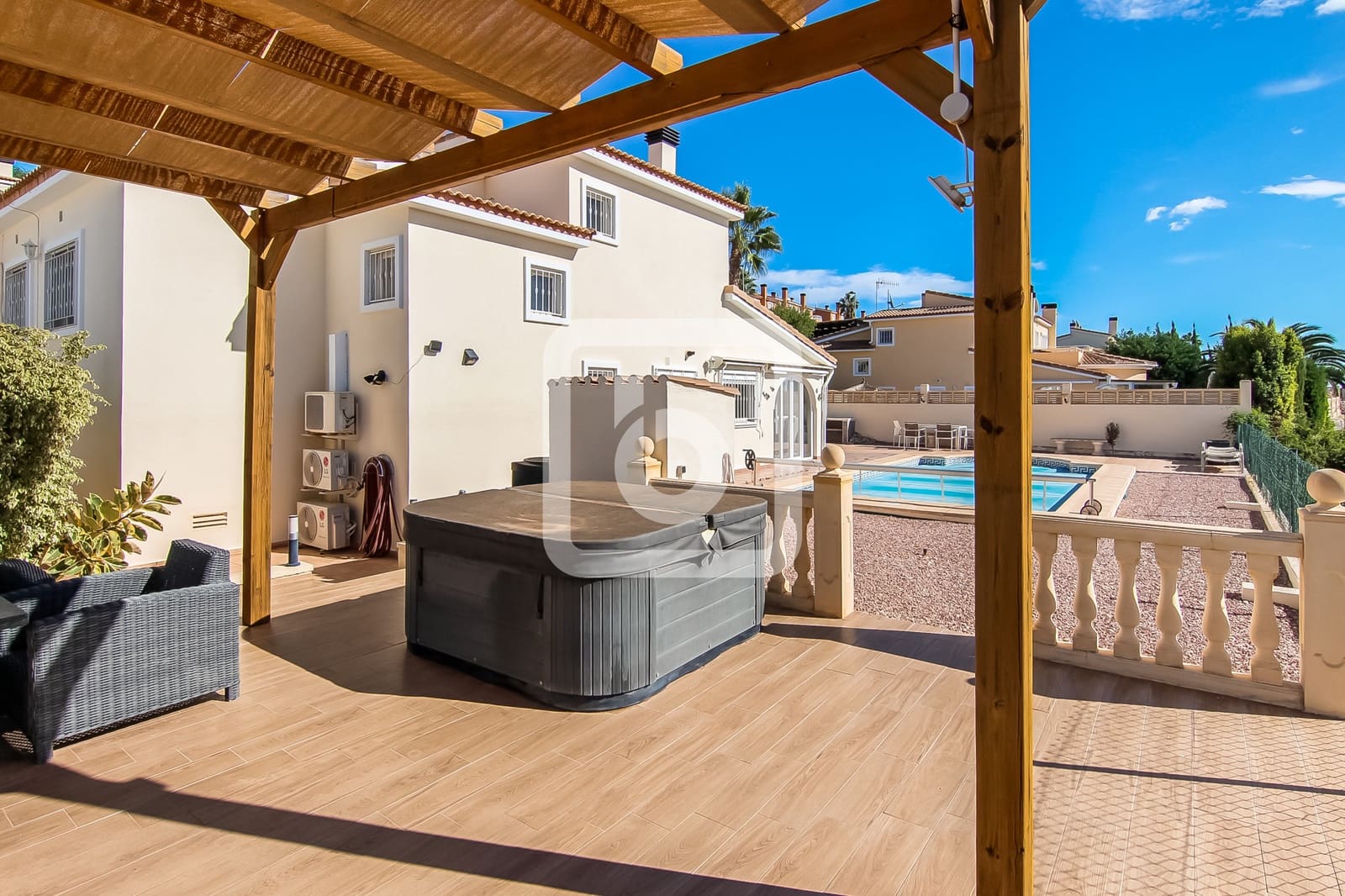 3 bedroom Villa for sale in Gata de with pool garage € 330,000