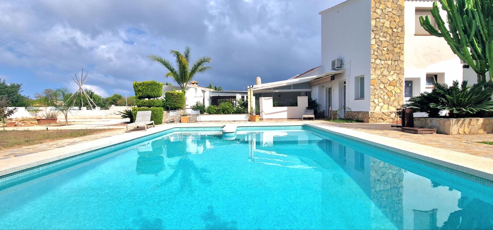 8 soveværelse Erhverv til salg i Denia med swimmingpool - € 1.100.000 (Ref: 7859714)