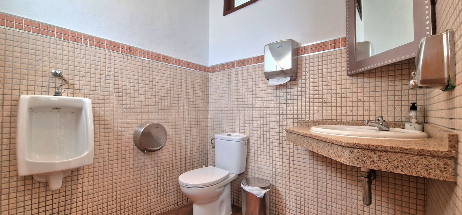 8 soveværelse Erhverv til salg i Denia med swimmingpool - € 1.100.000 (Ref: 7859714)