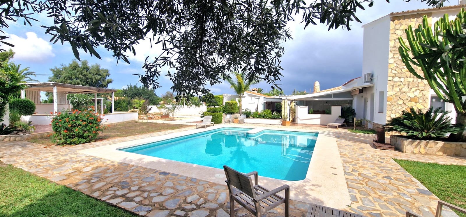 8 soveværelse Erhverv til salg i Denia med swimmingpool - € 1.100.000 (Ref: 7859714)