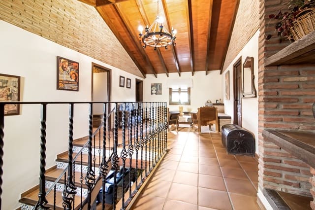 5 soveværelse Villa til salg i Jimena de la Frontera med swimmingpool - € 649.000 (Ref: 7942392)