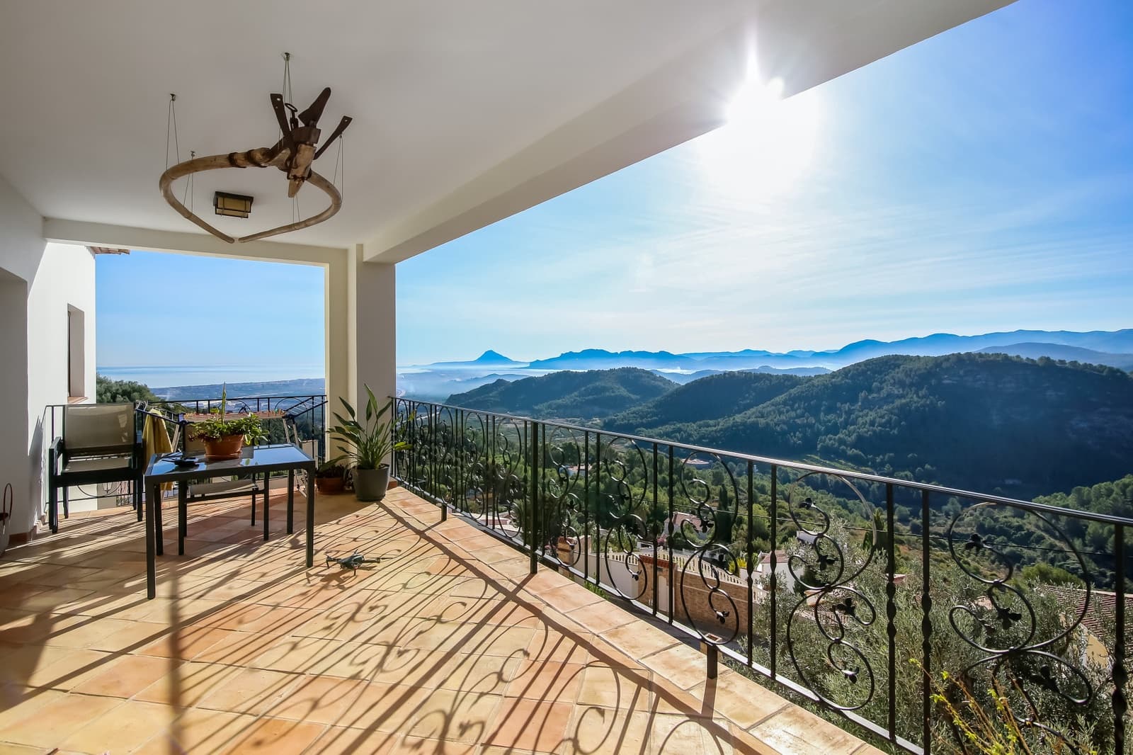 3 soveværelse Villa til salg i Oliva med swimmingpool - € 635.000 (Ref: 8060835)