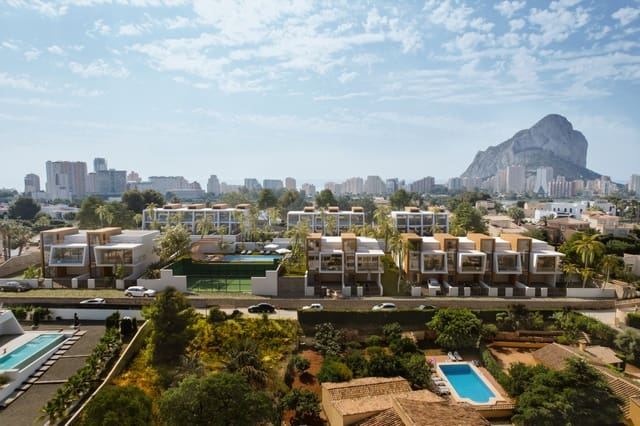 3 bedroom Townhouse for sale in Gargasindi, Calpe / Calp with pool - € 465,000 (Ref: 8133511)