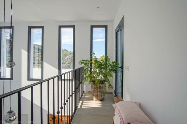 Chalet de 4 habitaciones en Pedreguer en venta con piscina - 1.500.000 € (Ref: 8168647)