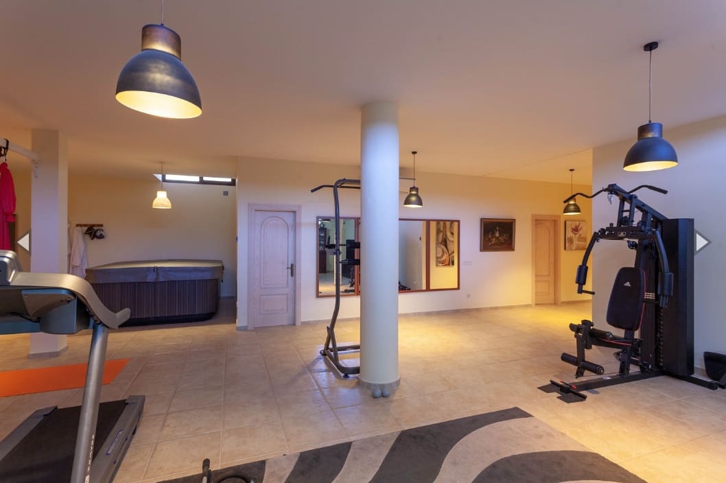 5 quarto Moradia para venda em Calpe / Calp com piscina - 2 980 000 € (Ref: 8438229)