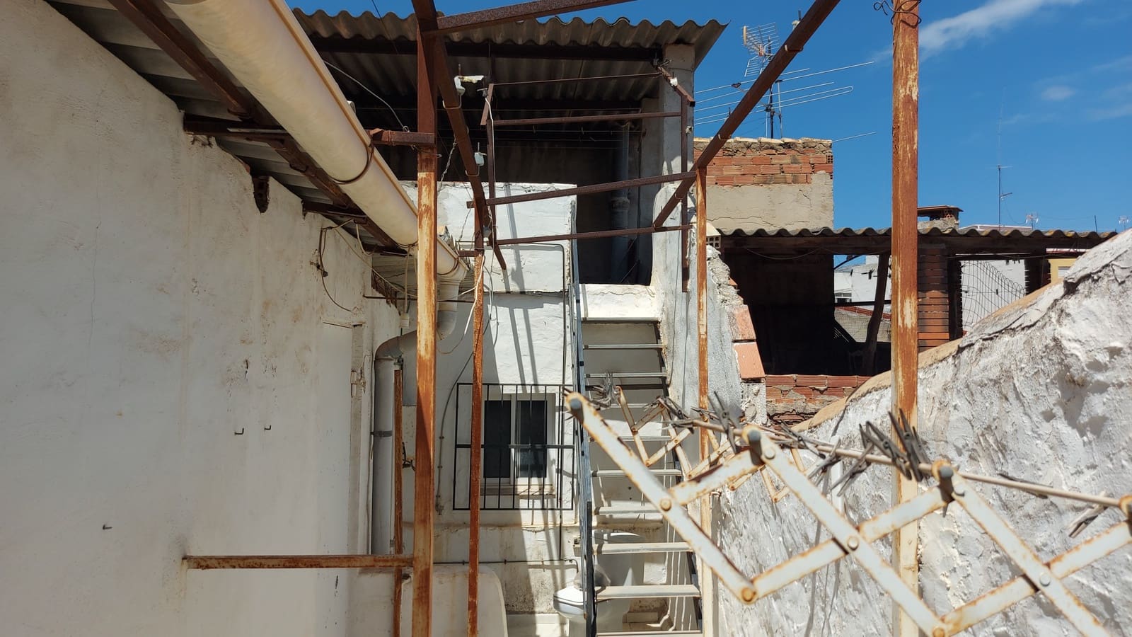 8 slaapkamer Huis te koop in Gata de Gorgos - € 170.000 (Ref: 8449290)