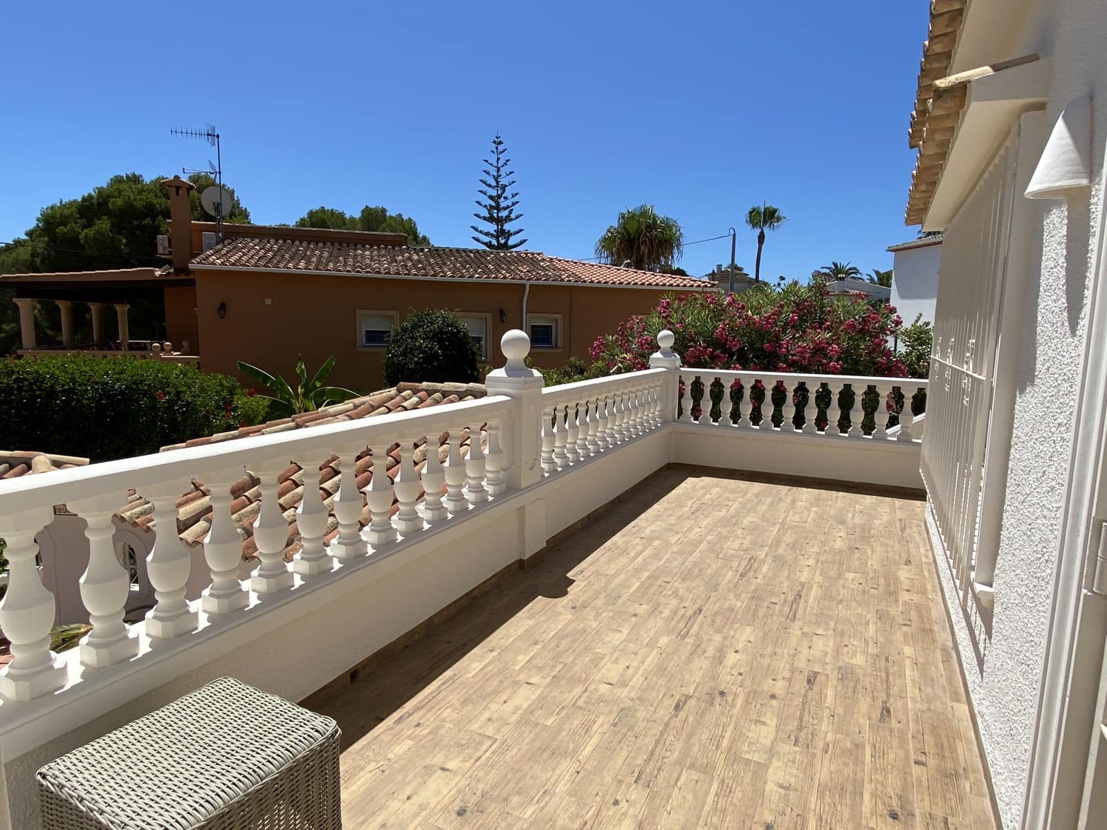 4 bedroom Villa for sale in Moraira with pool - € 1,199,000 (Ref: 8475518)