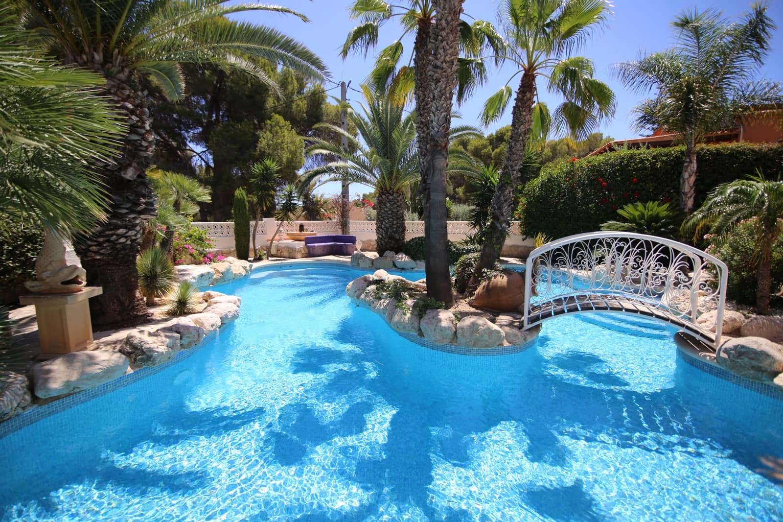 4 bedroom Villa for sale in Moraira with pool - € 1,199,000 (Ref: 8475518)