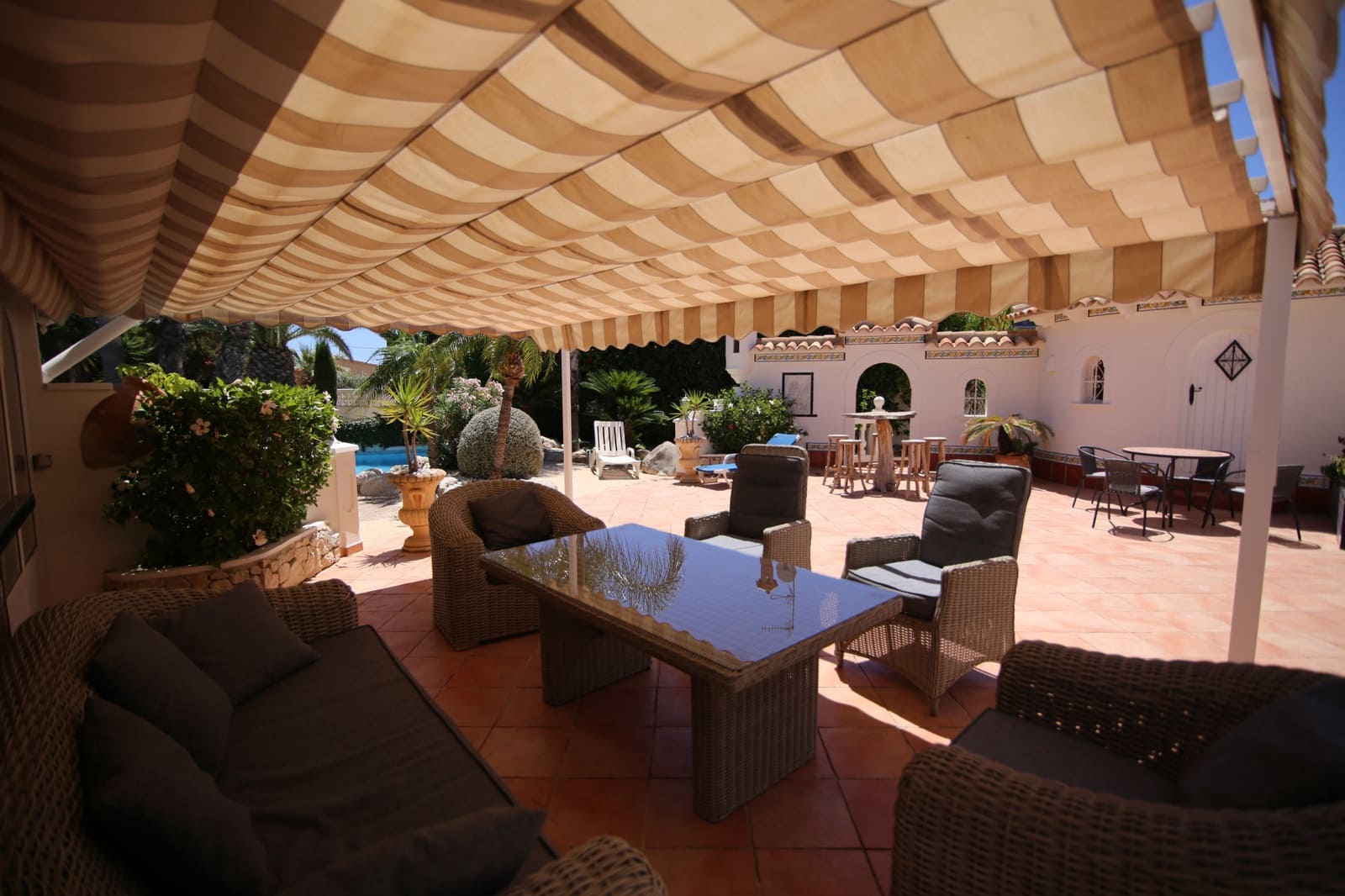4 bedroom Villa for sale in Moraira with pool - € 1,199,000 (Ref: 8475518)