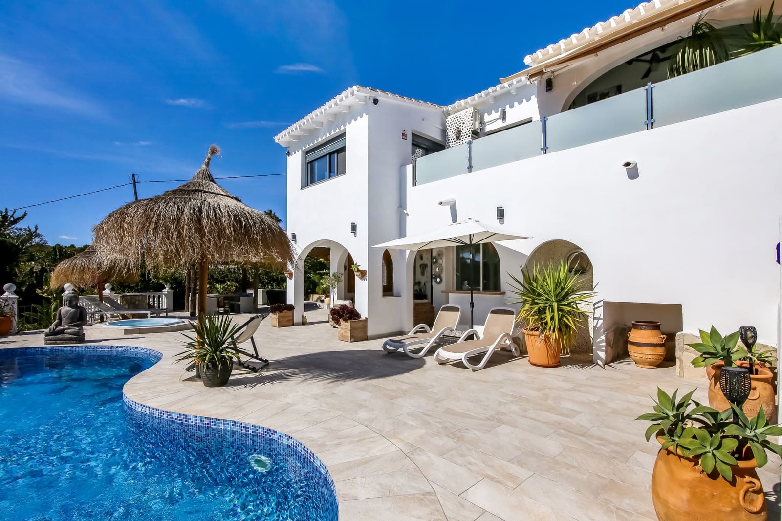 3 slaapkamer Villa te koop in Moraira met zwembad - € 799.000 (Ref: 8596998)