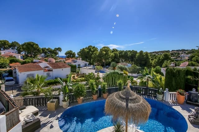 3 soveværelse Villa til salg i Casco Urbano, Teulada-Moraira med swimmingpool - € 799.000 (Ref: 8596998)